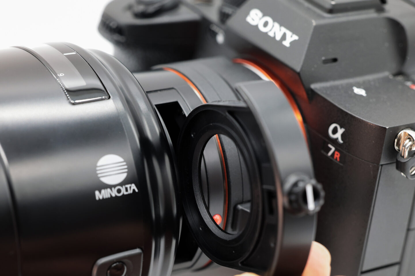 オールドレンズ】オートフォーカスで動くミラーレンズ「ミノルタ AF