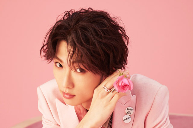 滝澤諒が24歳の誕生日に1st写真集を発売。しなやかな肉体美も大胆に