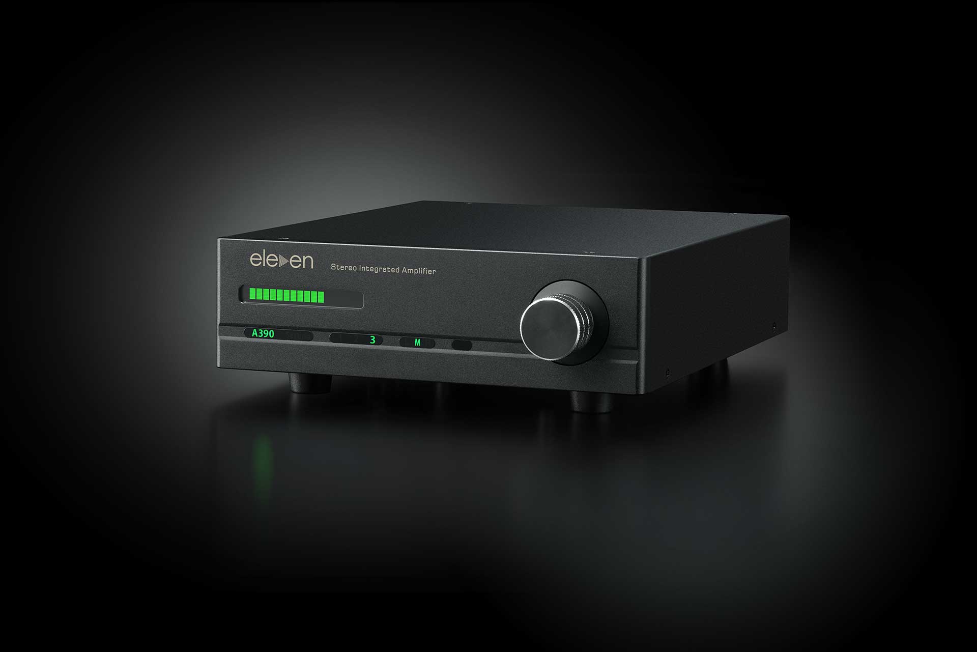 あえて出力抑えたハーフサイズのプリメインアンプ「実使用で最大