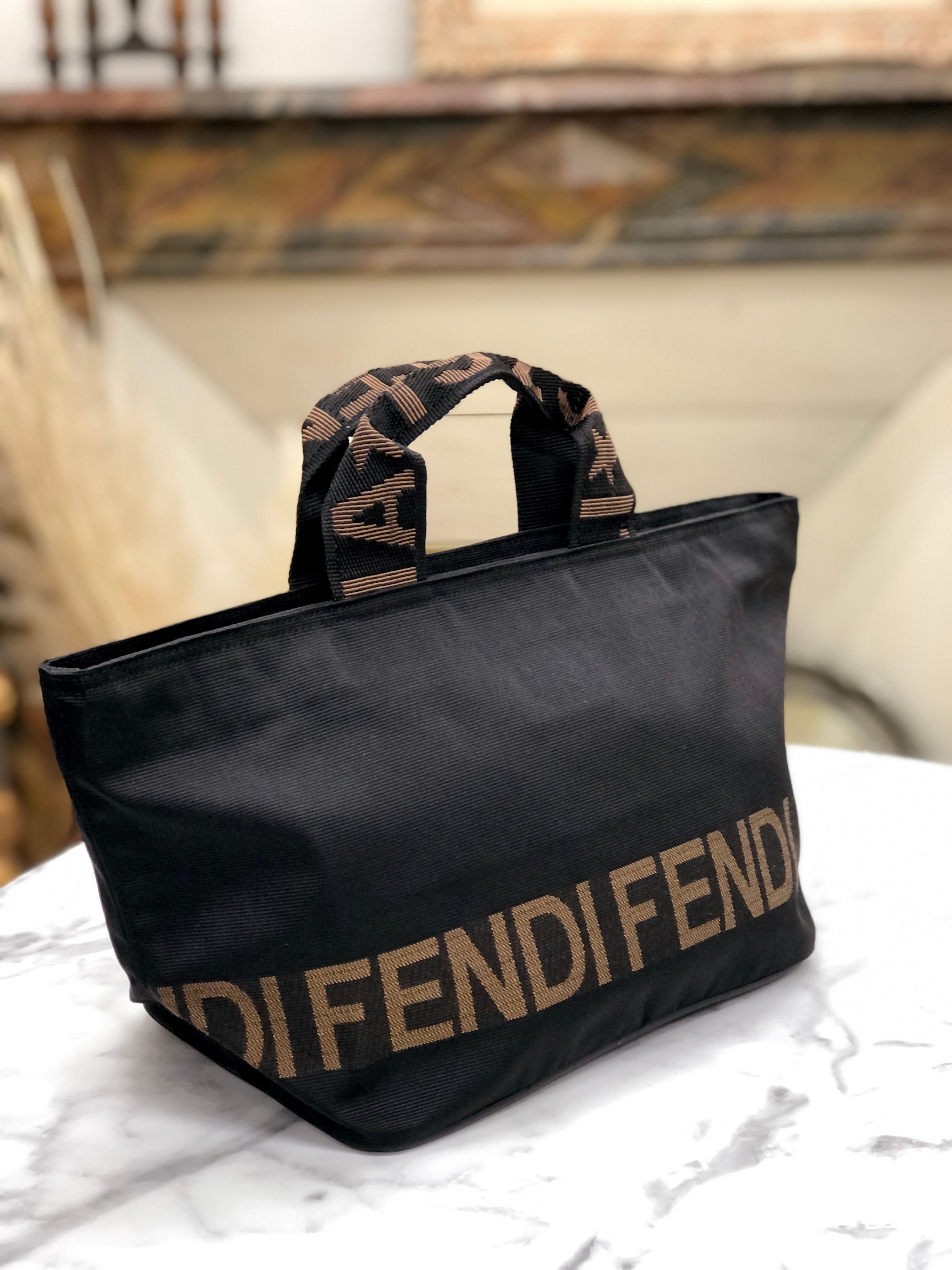 FENDI フェンディ FENDI ロゴ ナイロン ミニバッグ ハンドバッグ