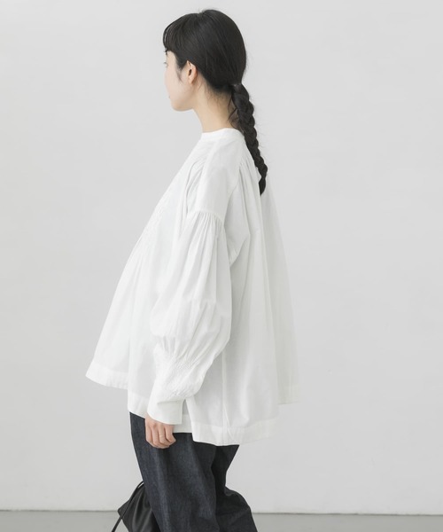 かぐれ（カグレ）の「コットンスモッキングブラウス（シャツ/ブラウス