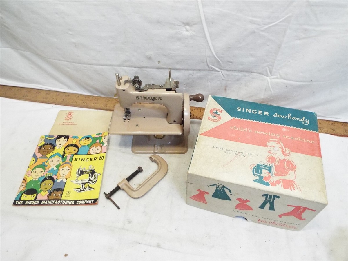 Singer No 20 Sewhandy Child's Toy Sewing Machine Box Clamp Sew