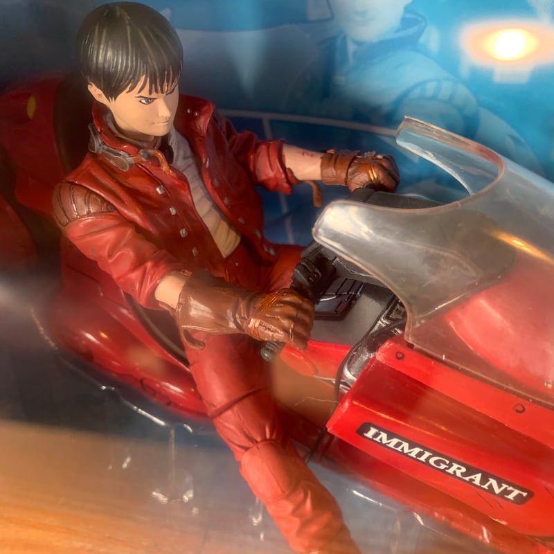 AKIRA KANEDA ON MOTORCYCLE 2000 McFARLANE TOYS