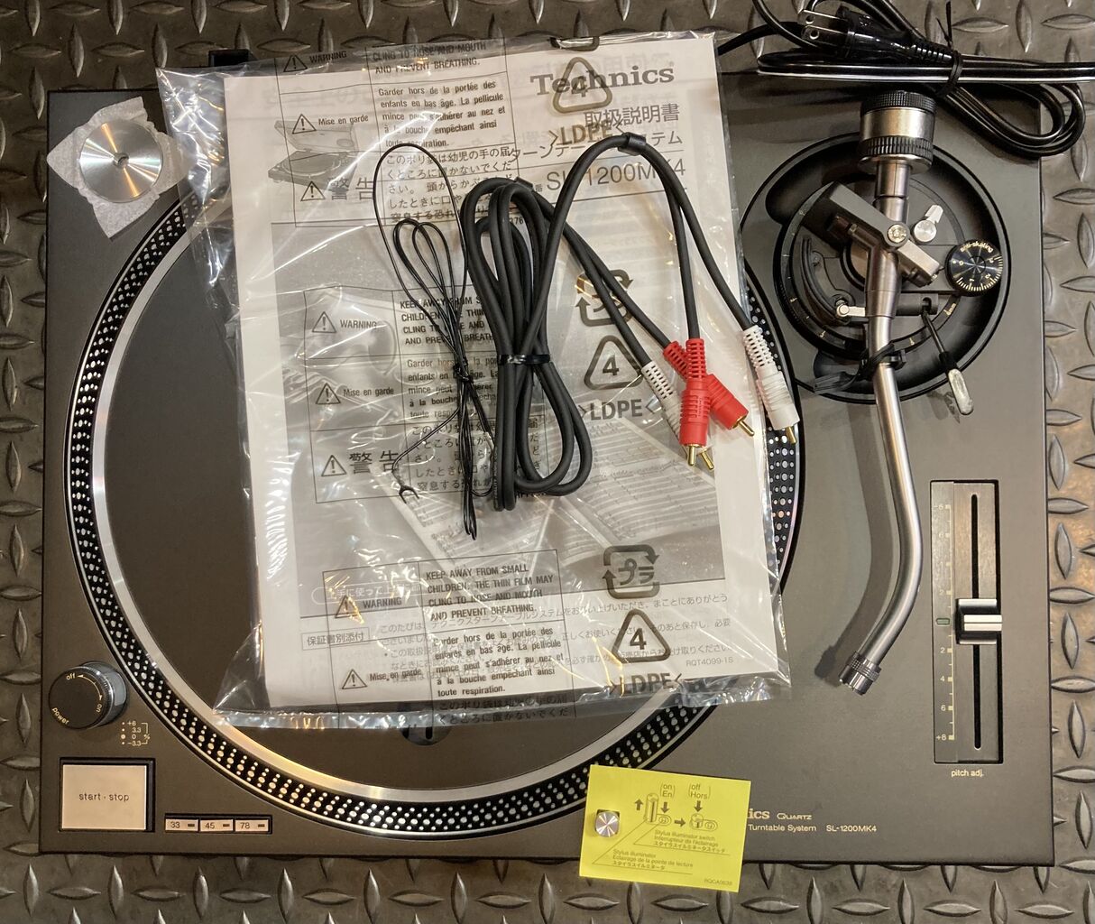 中古ターンテーブル】TECHNICS SL1200 MK4 が入荷しました