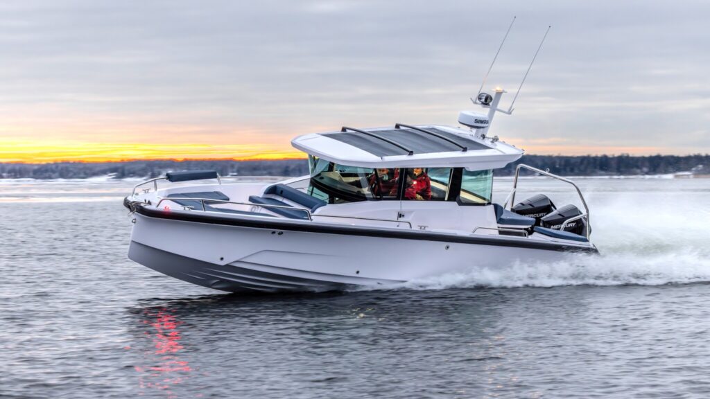 29 XC Cross Cabin | 輸入ヨット・ボートは西宮・横浜のオカザキヨット！