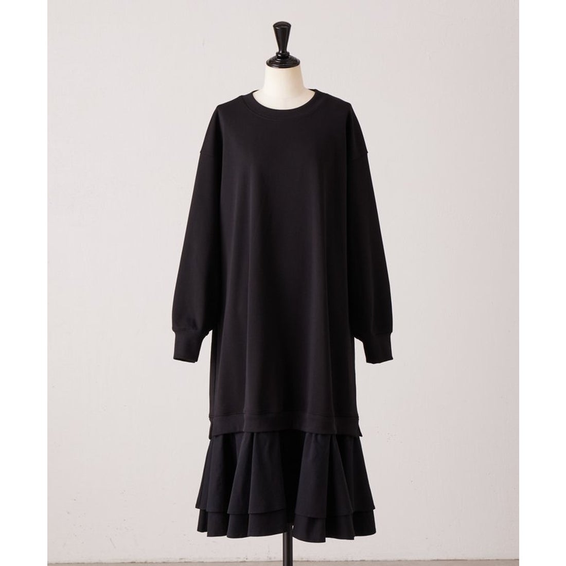 ビアズリー BEARDSLEY 裾フリル裏毛ワンピース （black） -靴