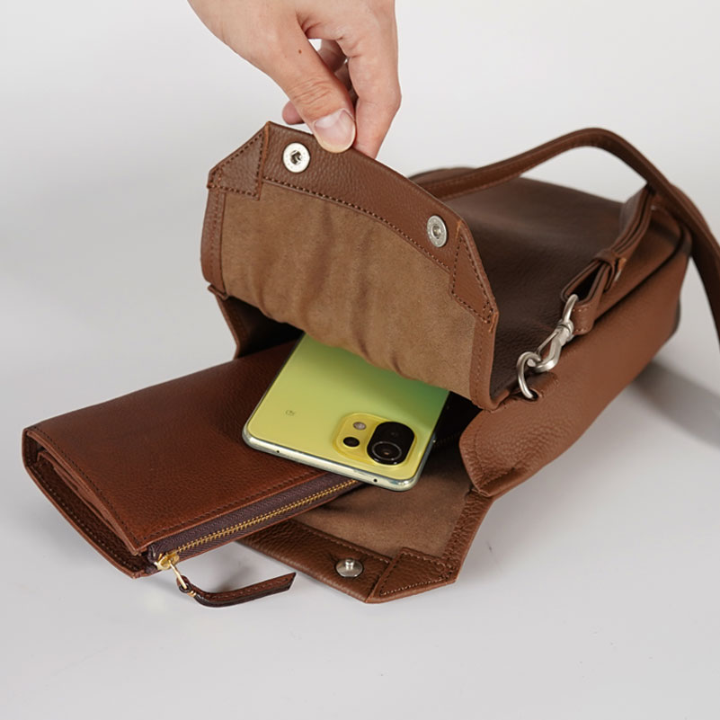 Shrink - Gasmask Shoulder Bag - S｜SLOW – スロウ 公式ECサイト | 革