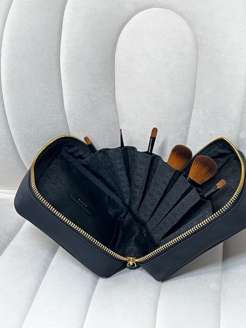 アニヤハインドマーチ コスメポーチ ブラシセット トラベル アニヤハインドマーチ コスメポーチ ブラシセット トラベル AH ロゴ