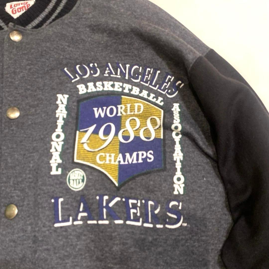 希少 LAKERS レイカーズ スタジャンタイプ スエット 大きいサイズ 海外