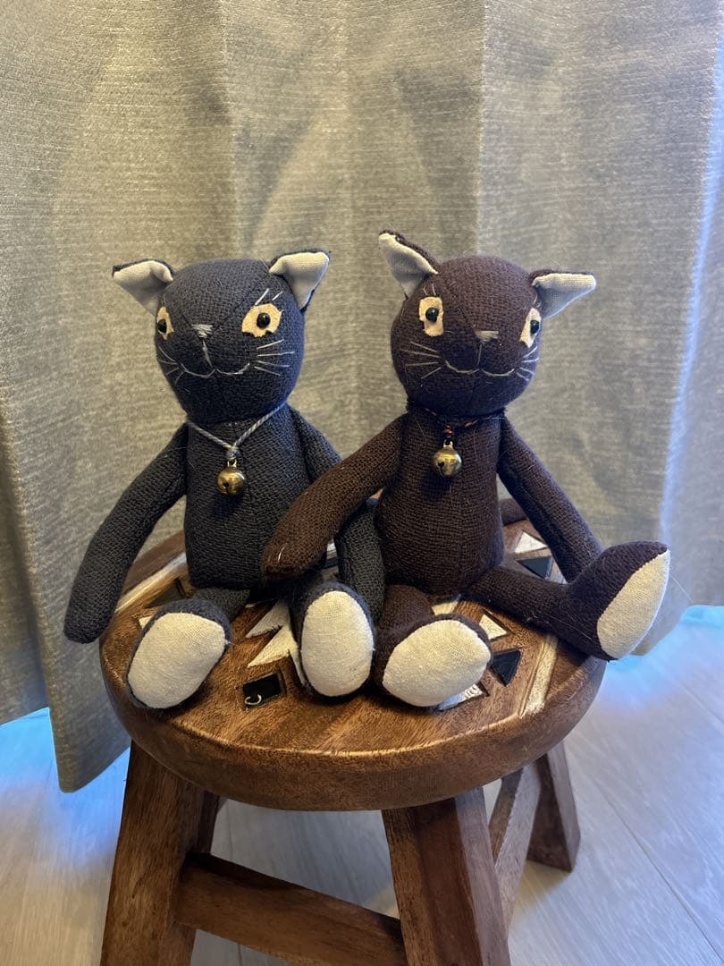 猫のぬいぐるみ（紺と赤） Amazon.co.jp: 【Tcrciuk】 放浪者 童話猫シリーズ 抱き枕 70cm/90cm