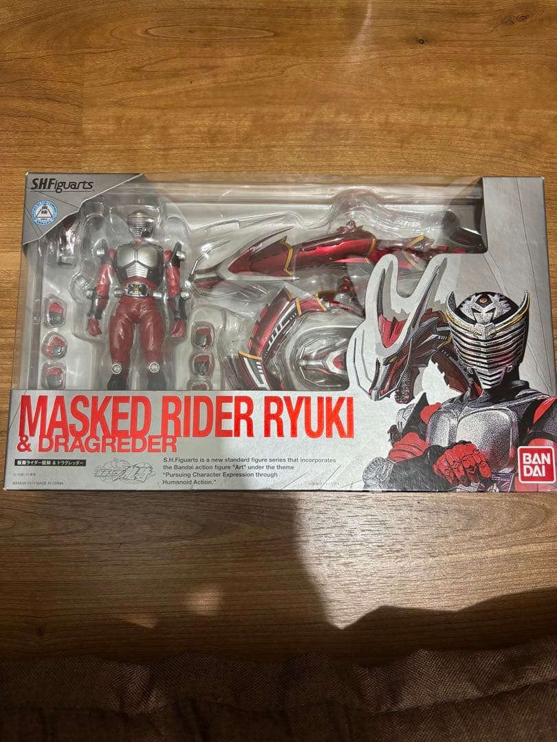 フィギュアーツ　仮面ライダー龍騎&ドラグレッダー S.H.Figuarts 仮面ライダー龍騎&ドラグレッダーセット | 魂ウェブ