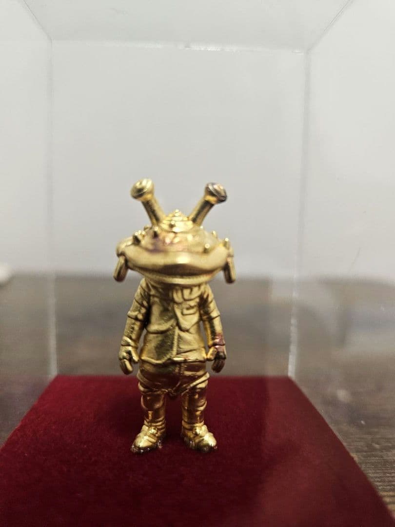 Tonkichiさん専用【２4金】 カネゴン　黄金フィギュア　専用ケース有り sd1_1d3eae110092208d51d954780f