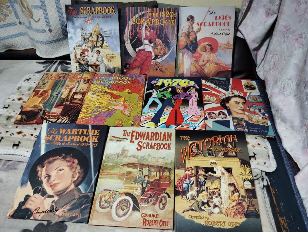 超希少!!Scrapbooks - Victorian, 10冊まとめ売り ヴィクトリア朝 スクラップ帖 写真集 A Victorian Scrapbook - メルカリ