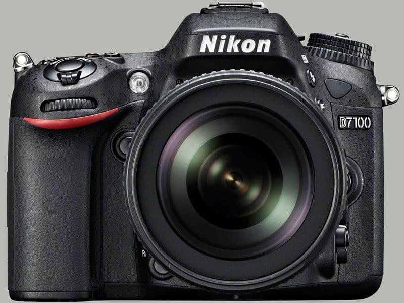 Nikon　D7100デジタル一眼レフカメラ Amazon.com : Nikon D7100 24.1 MP DX-Format CMOS Digital SLR with