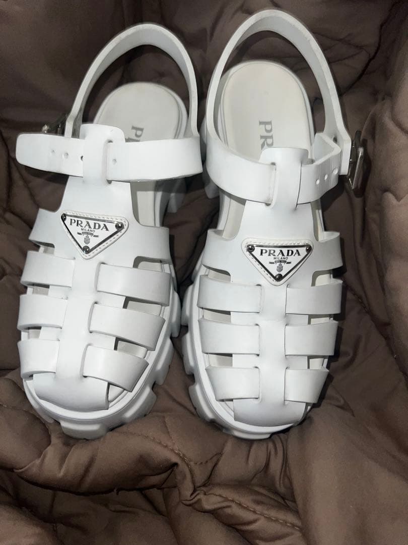 PRADA モノリスラバーサンダル　37 中古・古着通販】PRADA (プラダ) プラダ モノリス ラバー サンダル