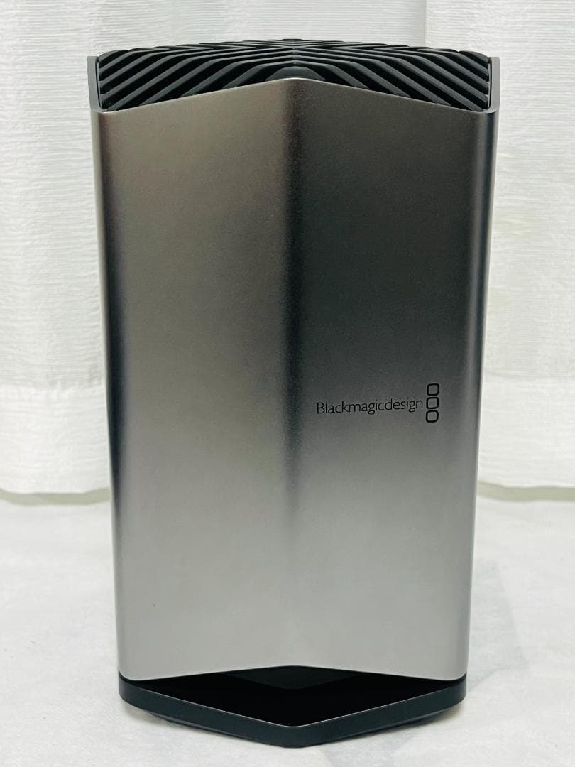 Blackmagic eGPU Pro RX Vega56 上位モデル Mac用 ブラックマジックデザイン、Blackmagic eGPU Proを発表 | VIDEO SALON