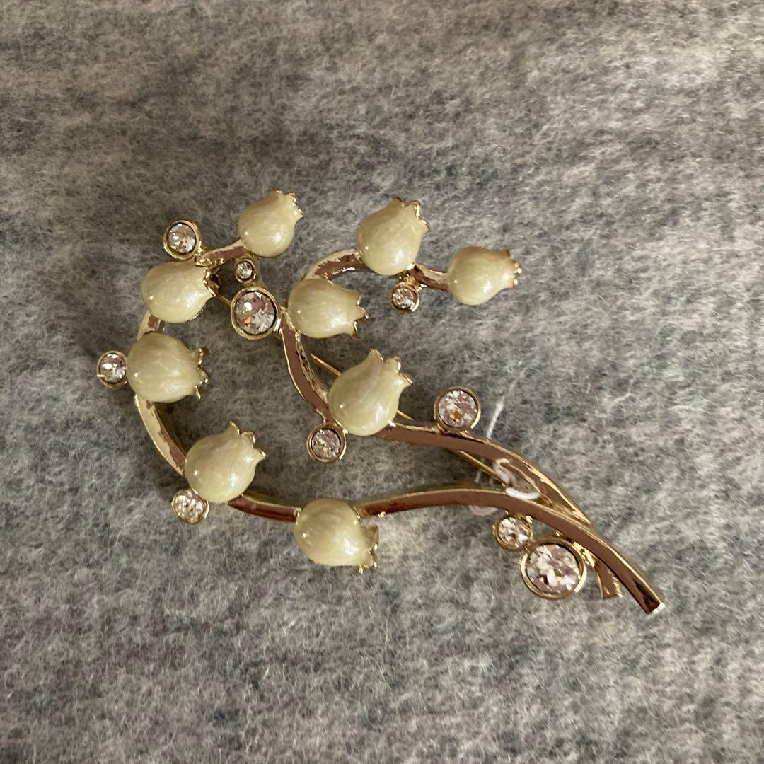 未使用アンテプリマ　スズラン花ブローチ Jeweliss ブローチ スズラン レイ ray すずらん 鈴蘭 花 おしゃれ