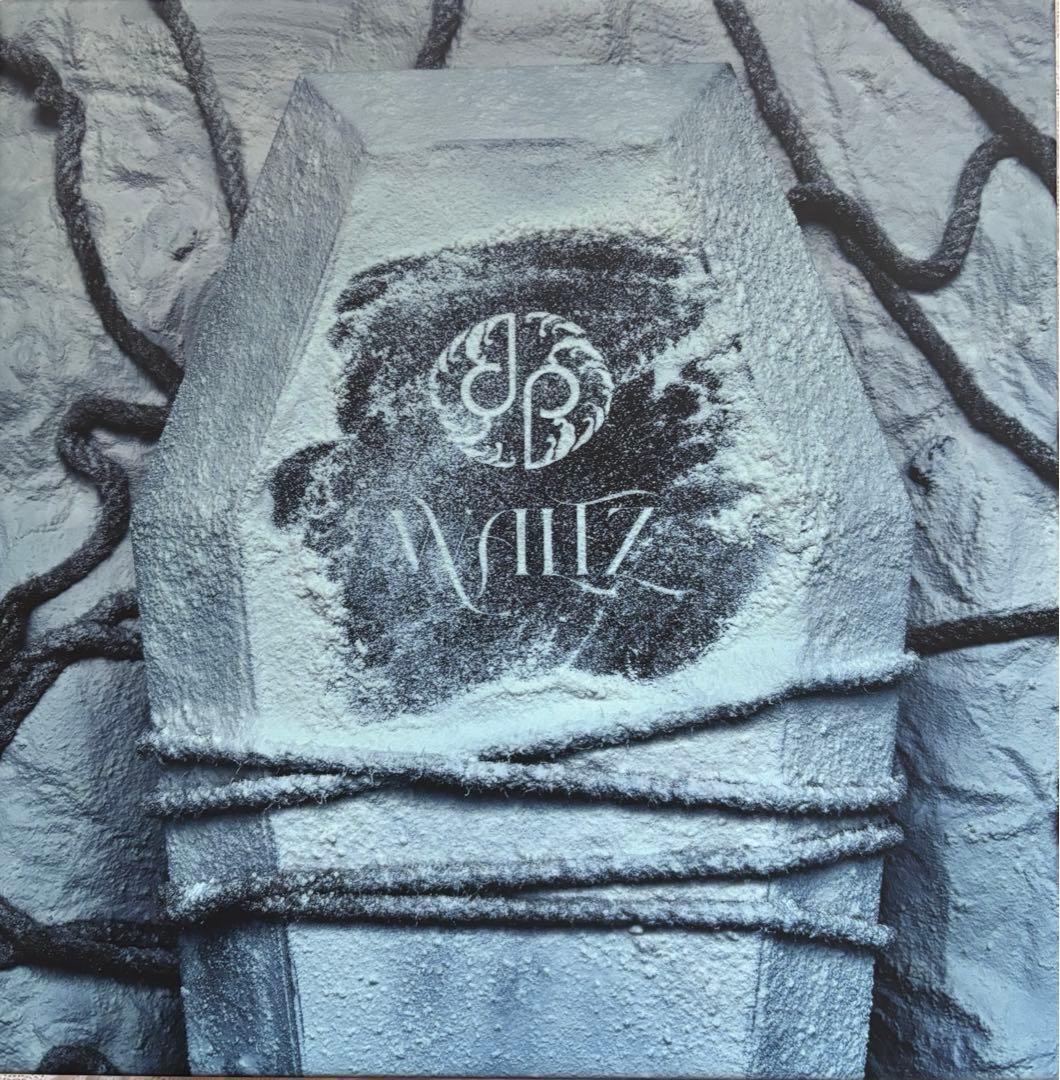 龍宮城 WALTZ FC限定盤黒盤(アクスタなし) 冨田侑暉ホロカード封入 龍宮城 FC限定盤黒盤(アクスタなし) WALTZ 冨田侑暉ホロカード封入