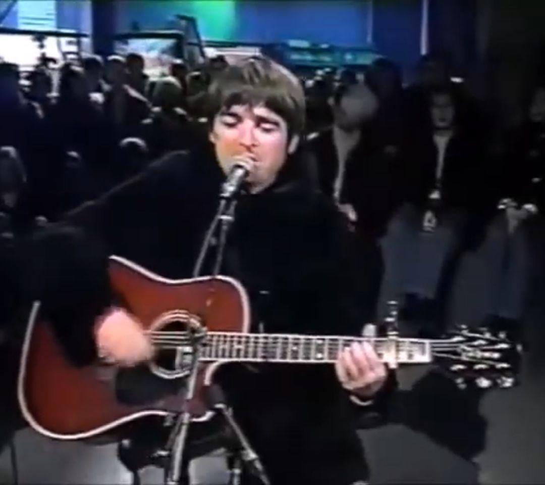 oasis ノエル ギャラガー EF325SRC エレアコ ギター タカミネ oasis ノエル ギャラガー EF325SRC エレアコ ギター タカミネ - メルカリ