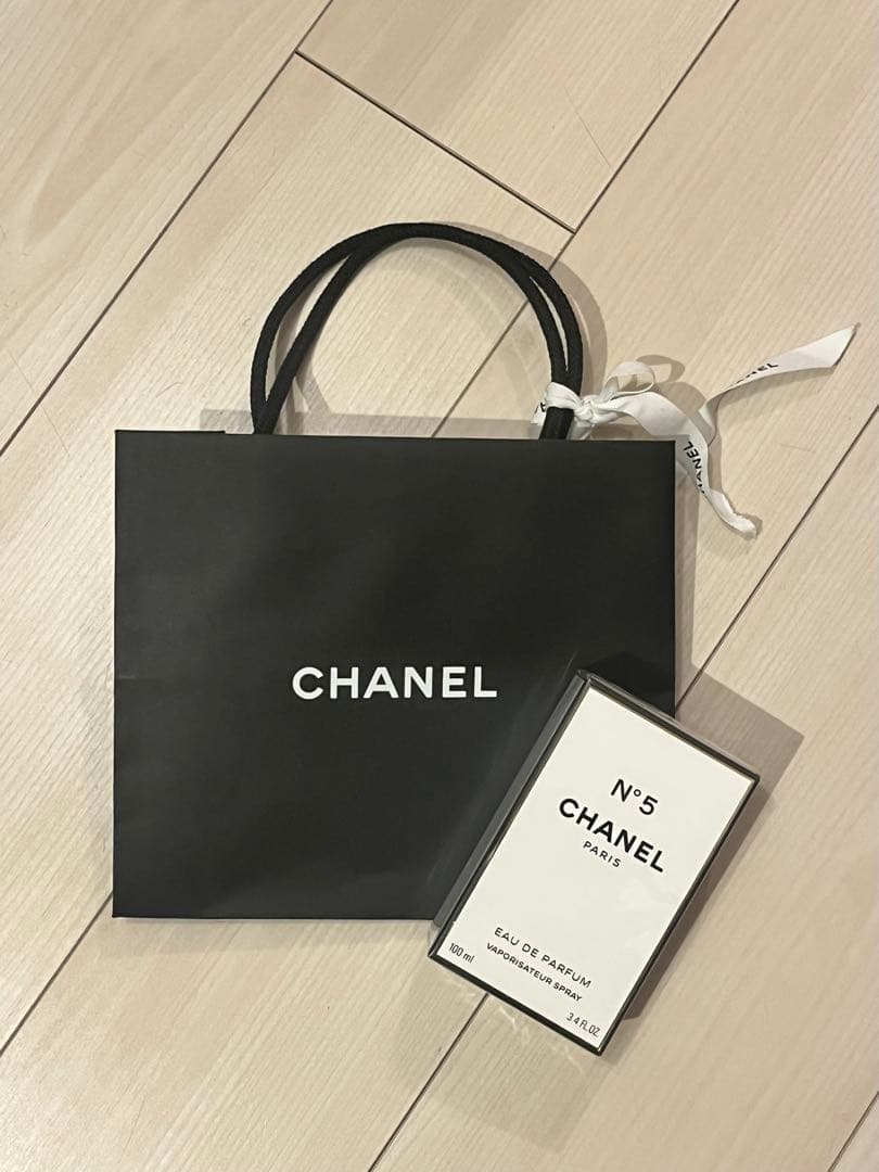 新品未開シャネル N゜5 オードゥ パルファム (ヴァポリザター) 100ml シャネル N゜5 オードゥ パルファム (ヴァポリザター) 100ml シャネル