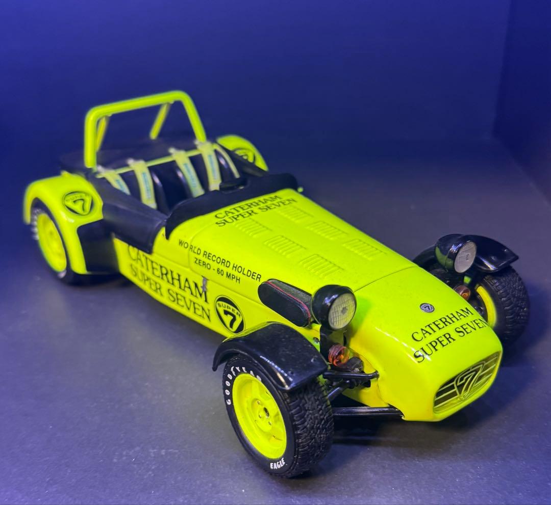 京商　Caterham Super Seven 1/18 蛍光イエロー Amazon | KYOSHO 1/18 CATERHAM SUPER SEVEN JPE Yellow 京商