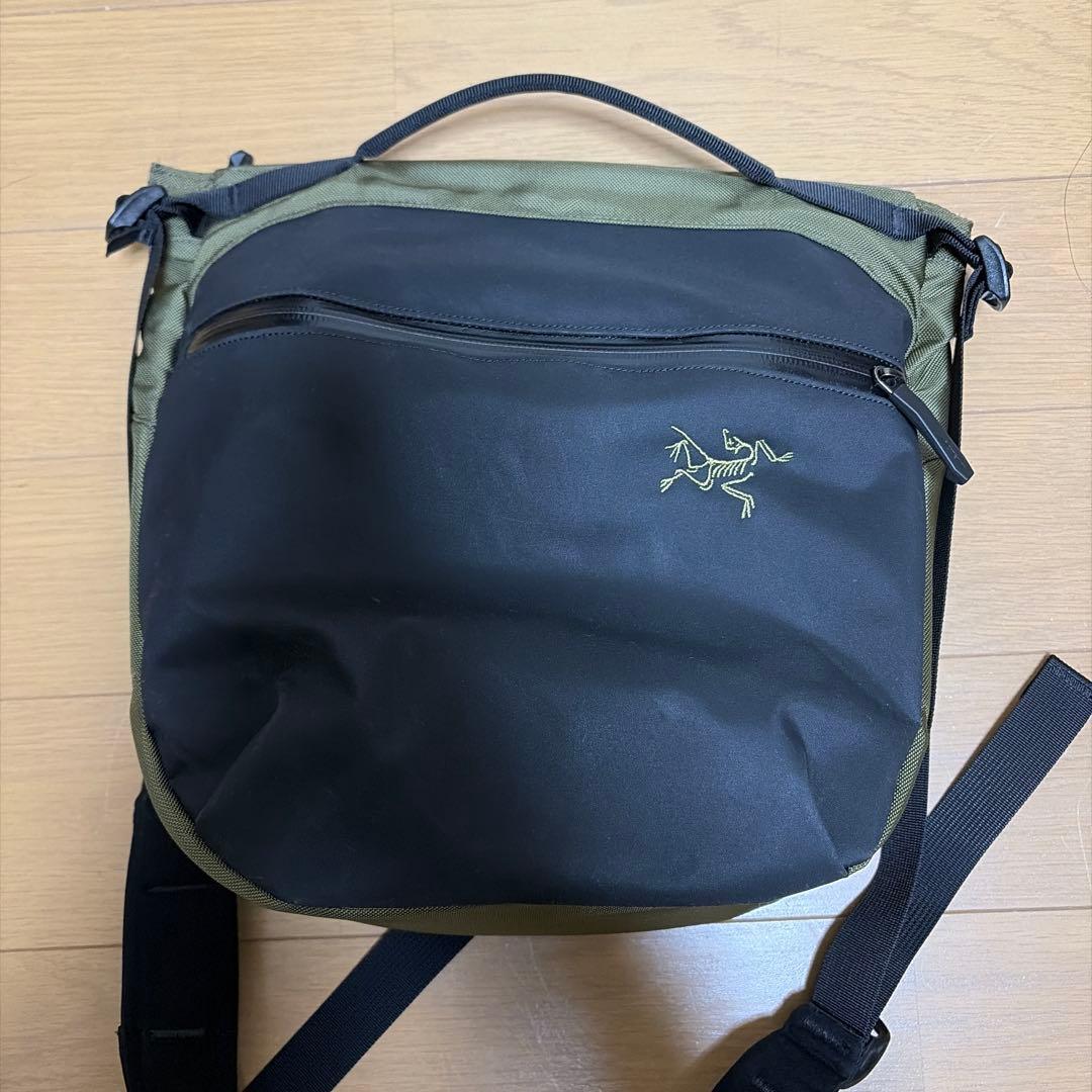 アークテリクス　ショルダーバッグ ARC'TERYX】アークテリクス グランヴィル ショルダーバッグレビュー