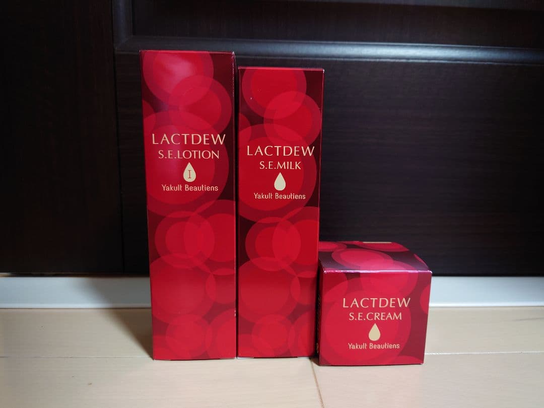 Yakult ラクトデュウ ローション ミルク クリーム セット 211014-001_0.jpg